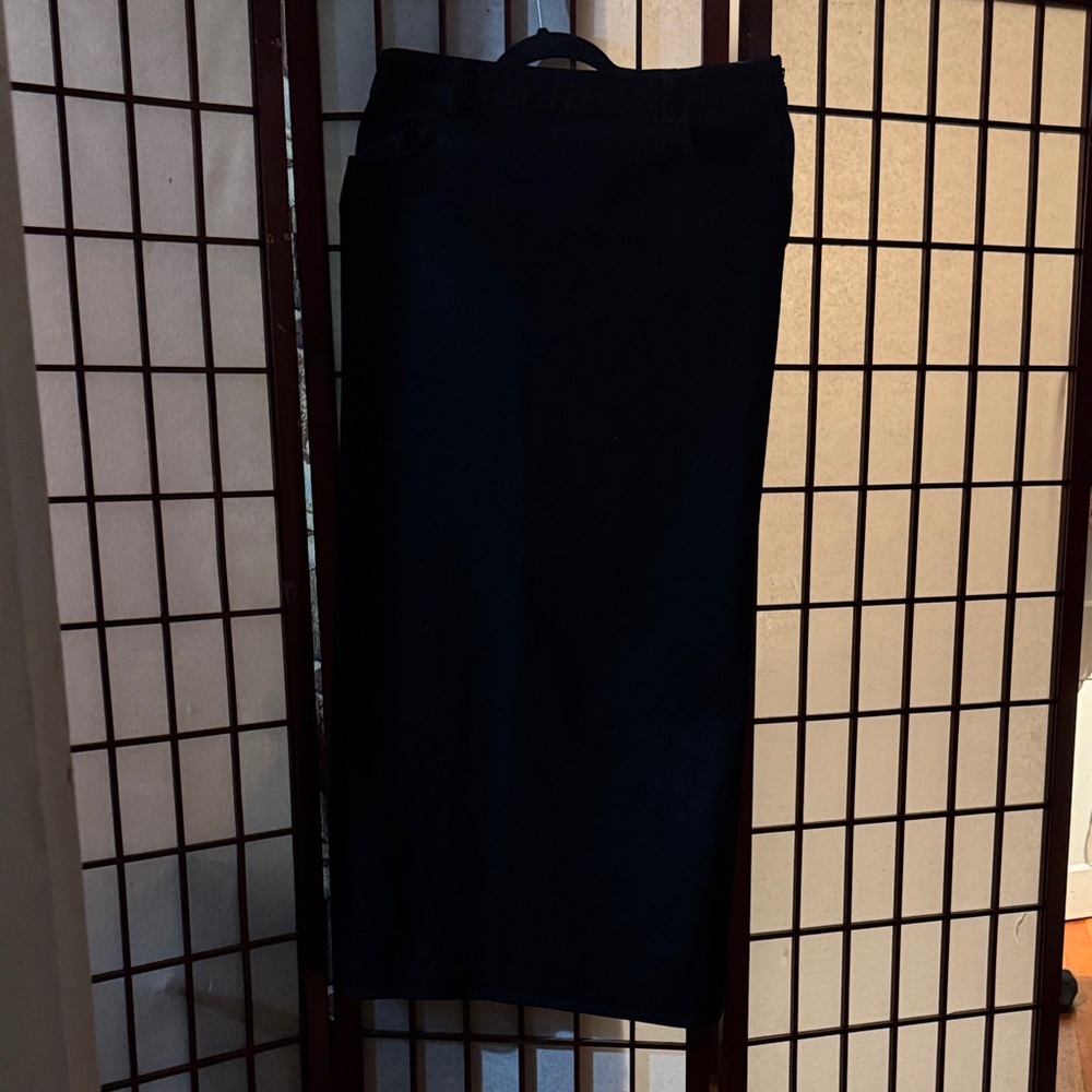 Zara Elegant Black Pencil Skirt size M Like New, worn once